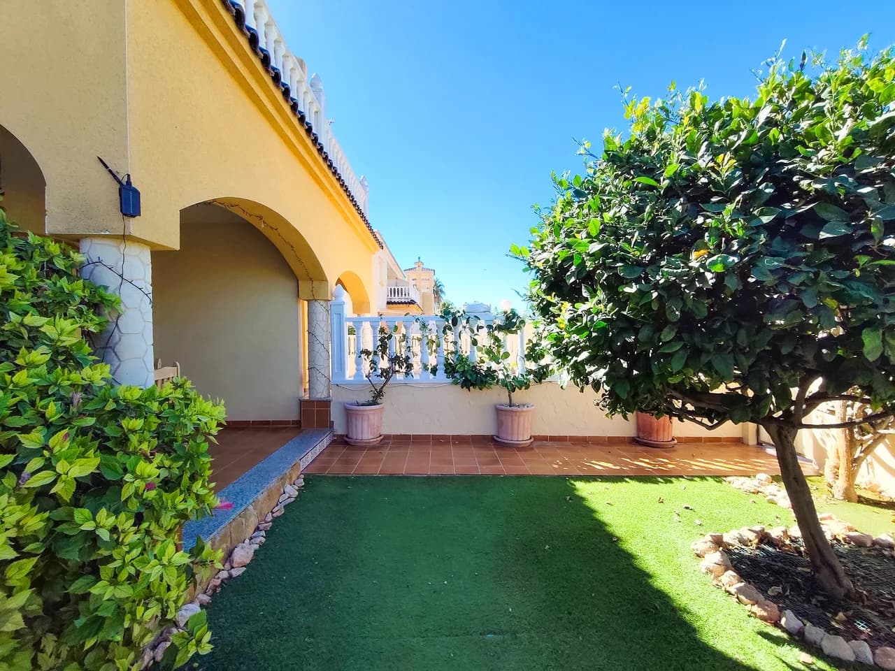 Apartment de 2 dormitorios en venta en Cabo Roig, Alicante - Image 3