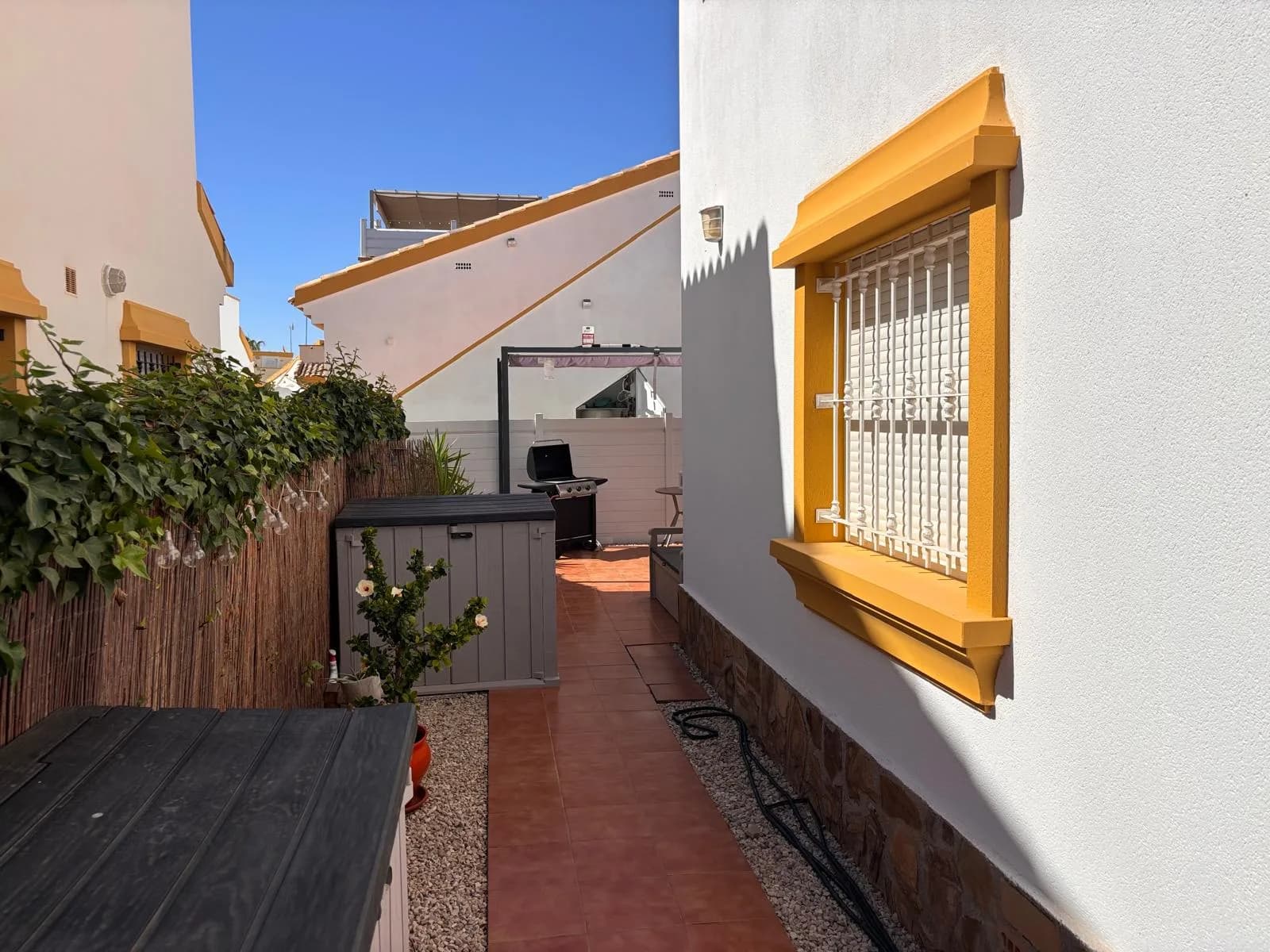 Detached Villa In El Campo - Image 6