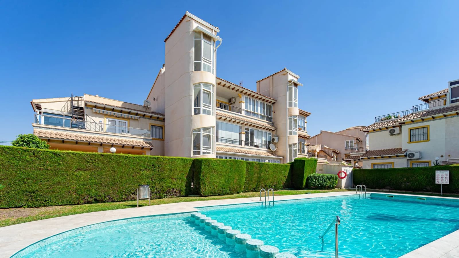 Apartament In Punta Prima - Image 8