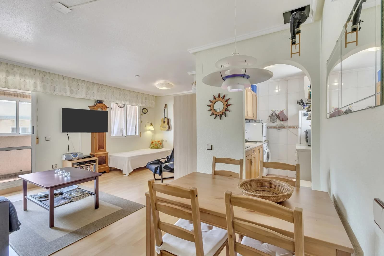 Apartment In Torrevieja - Image 4