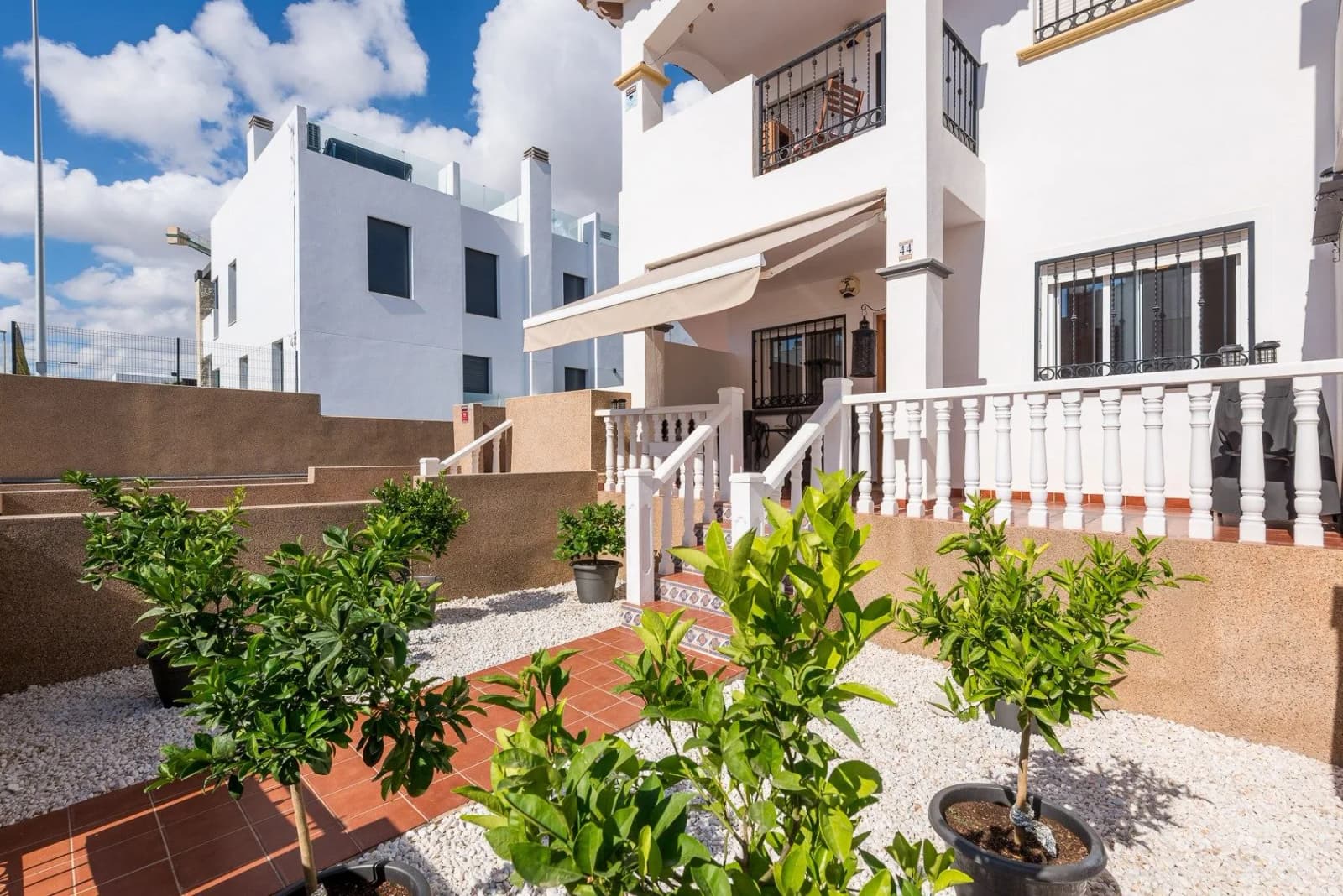Apartment de 2 dormitorios en venta en Punta Prima, Costa Blanca - Image 2