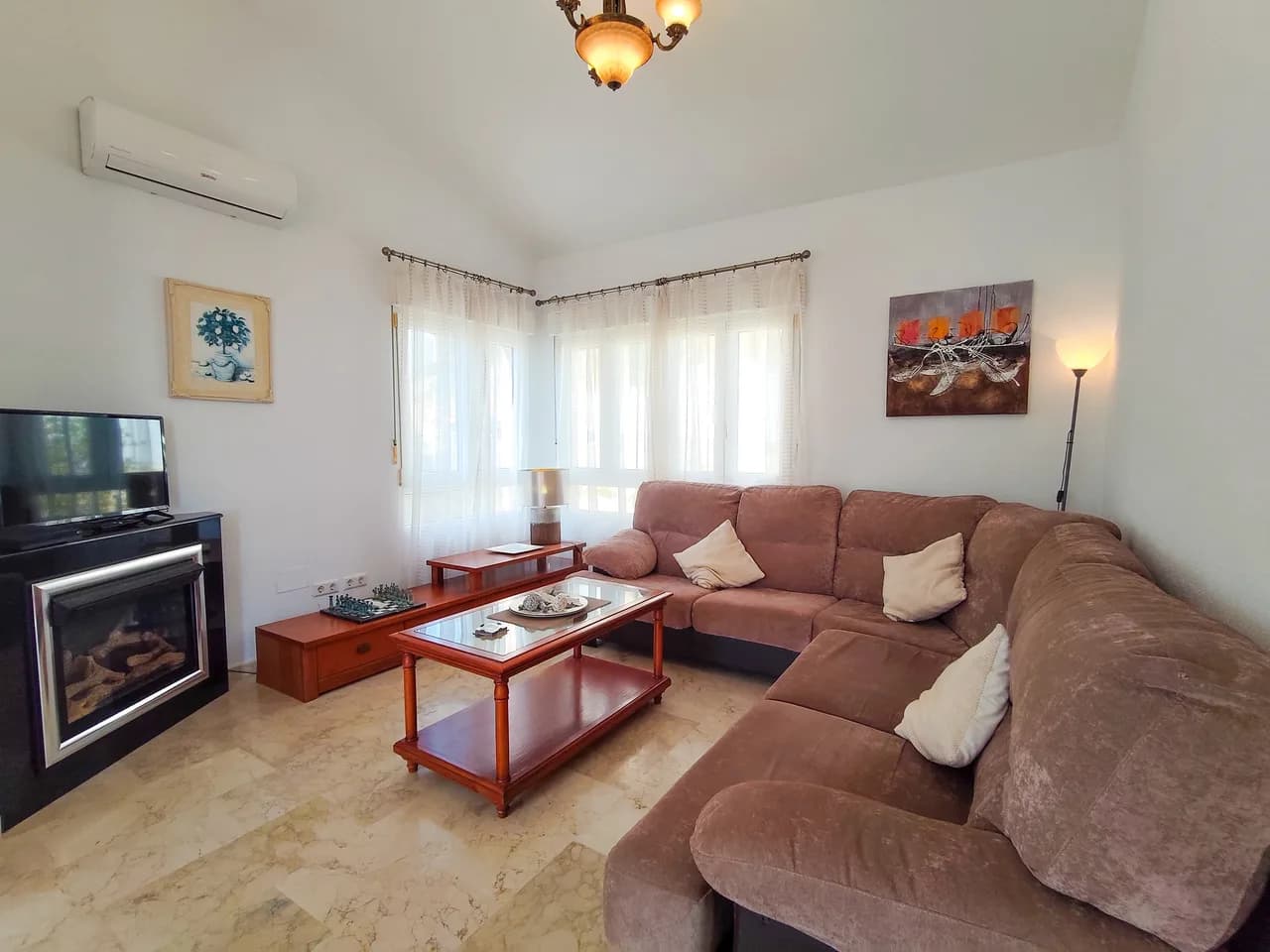 Villa In Villamartin - Image 4