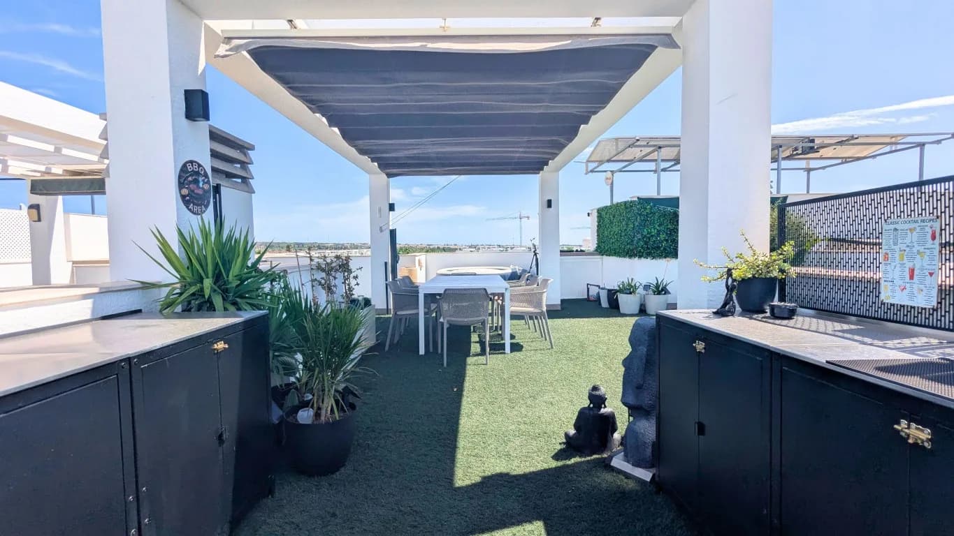 Penthouse In El Raso - Image 6