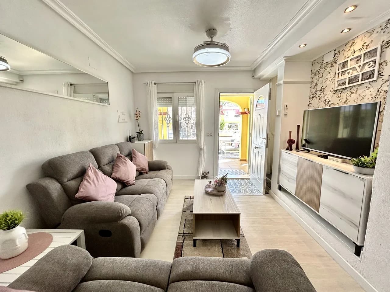 Townhouse In Cabo Roig - Image 6