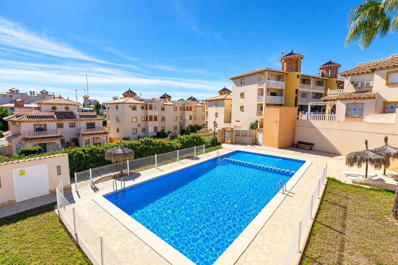 Townhouse In Cabo Roig - Image 3