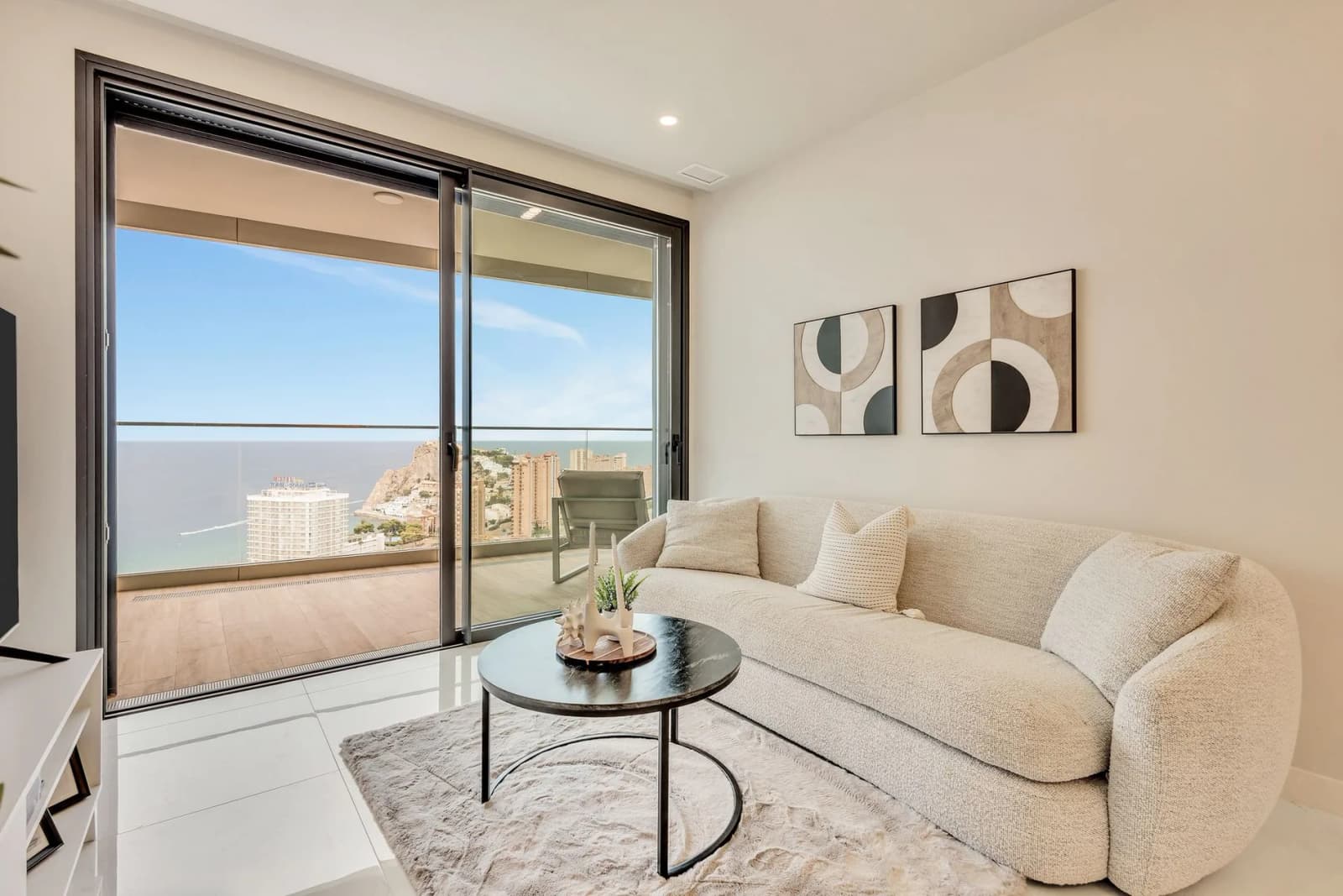 Apartment de 2 dormitorios en venta en Benidorm, Costa Blanca - Image 5