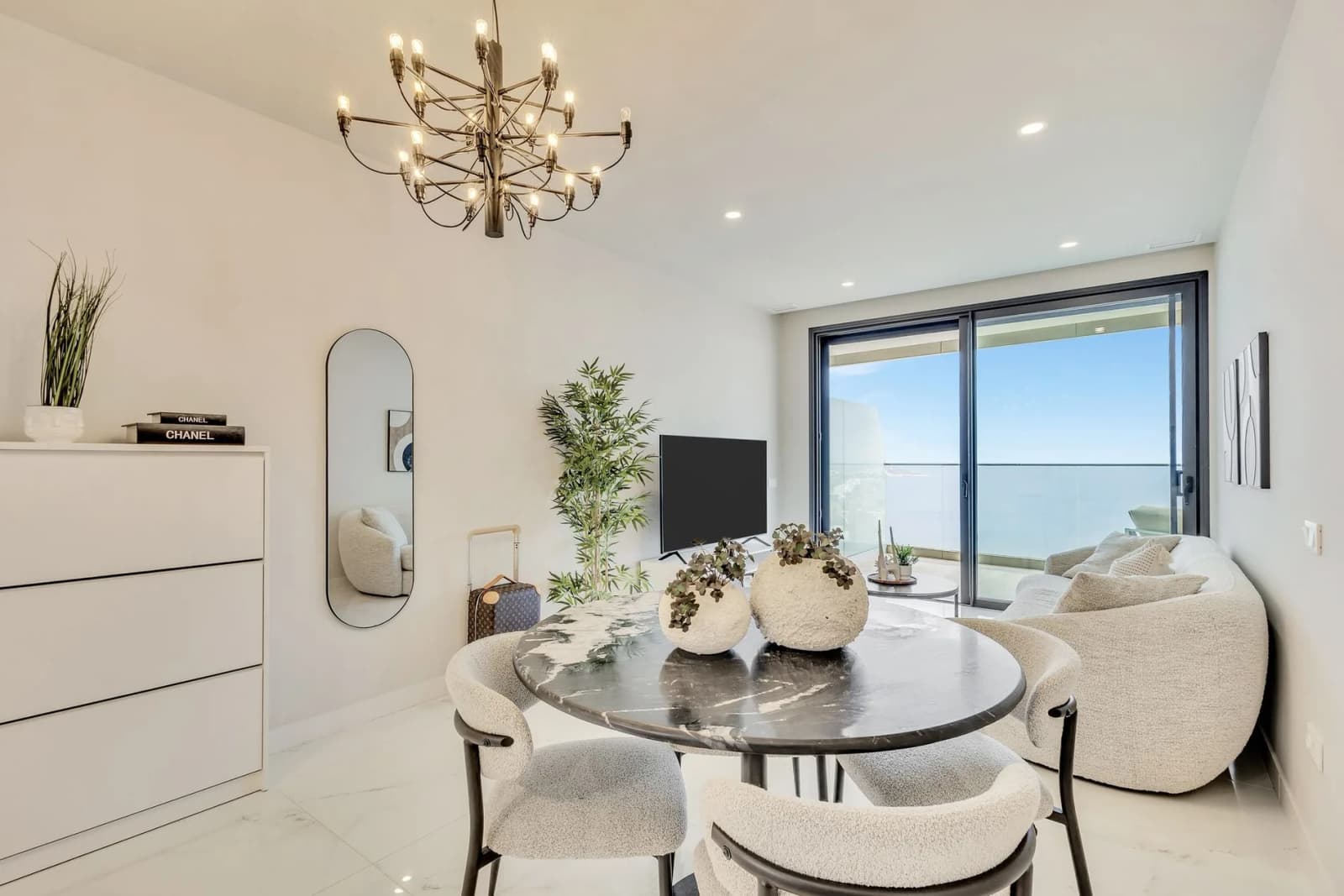 Apartment de 2 dormitorios en venta en Benidorm, Costa Blanca - Image 8