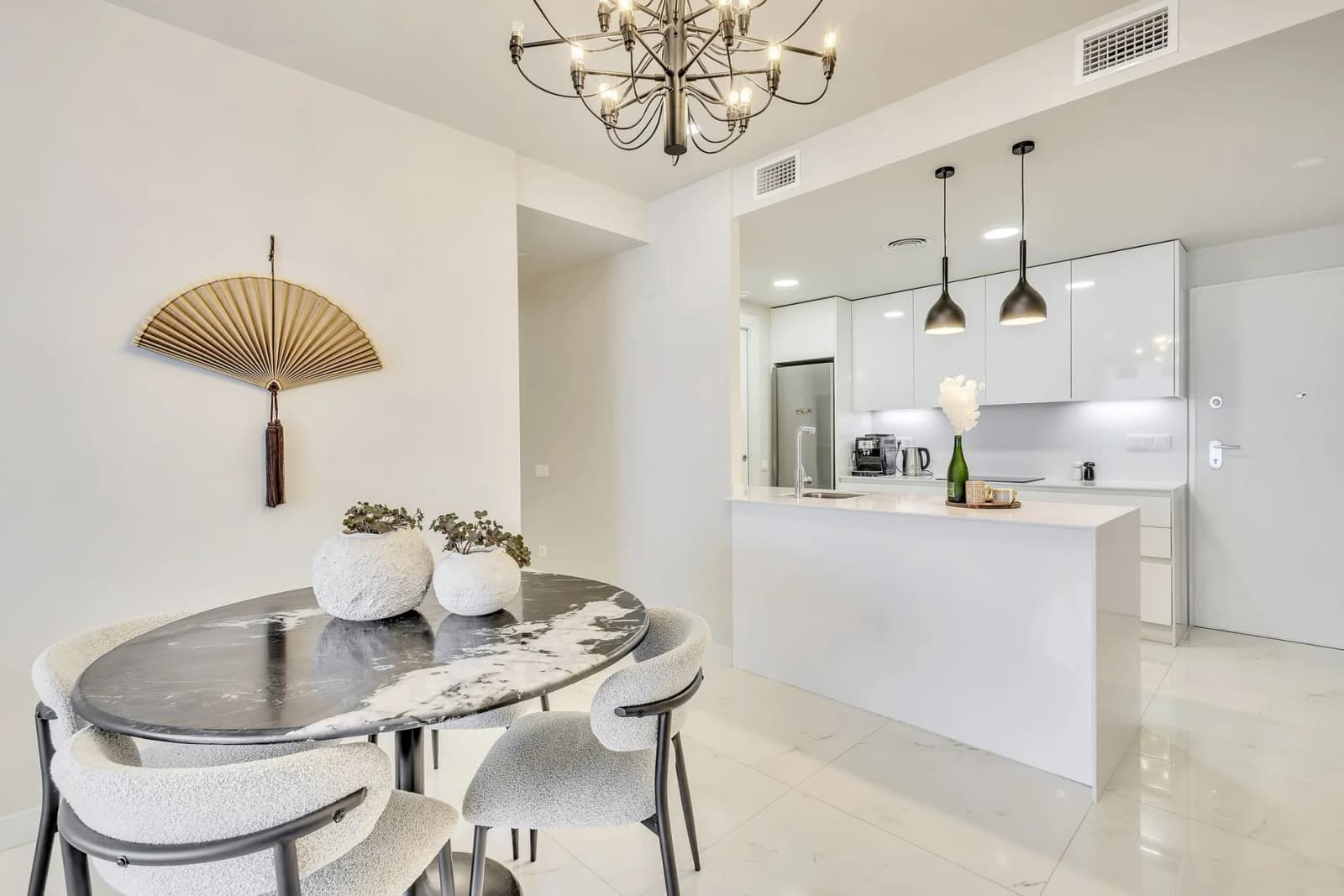Apartment de 2 dormitorios en venta en Benidorm, Costa Blanca - Image 9