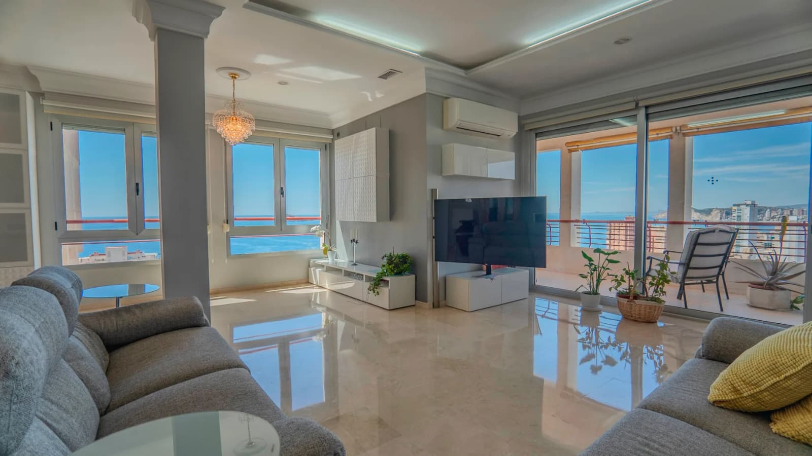 Apartment de 5 dormitorios en venta en Benidorm, Costa Blanca (Alicante) - Image 2