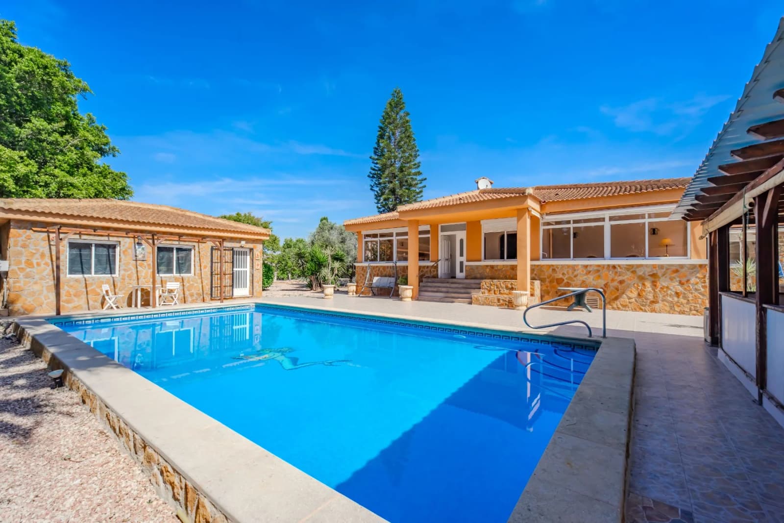 Country Property In Rojales