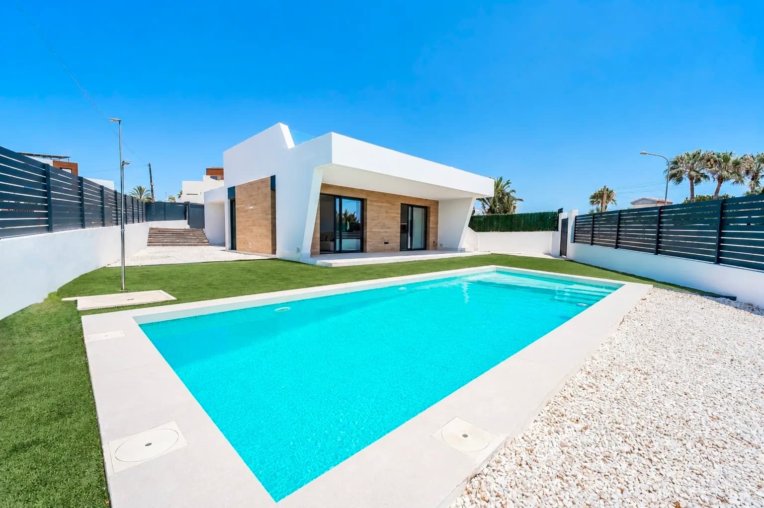 Detached Villa In Ciudad Quesada - Image 2