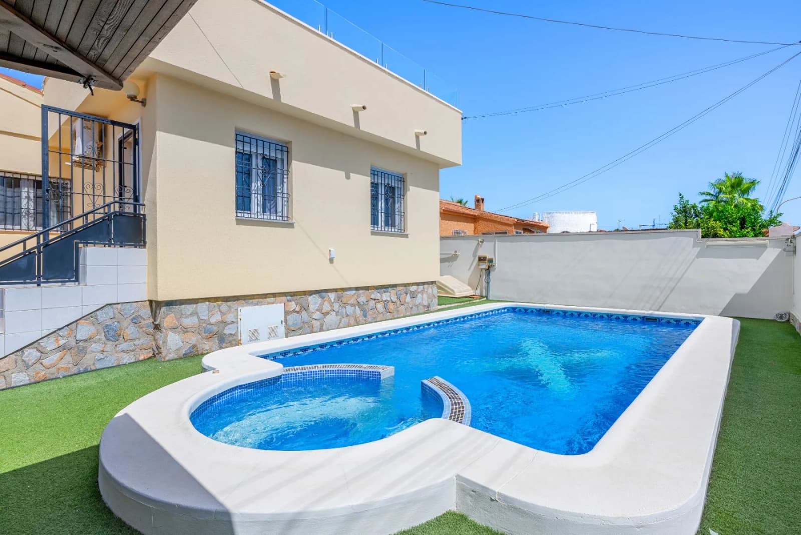 Detached Villa In Ciudad Quesada - Image 2