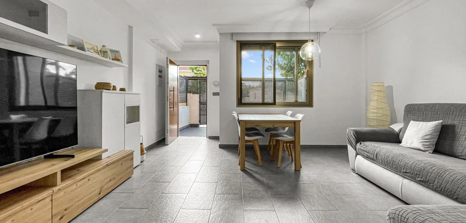 Townhouse de 3 dormitorios en venta en Pilar de la Horadada, Costa Blanca (Alicante) - Image 2