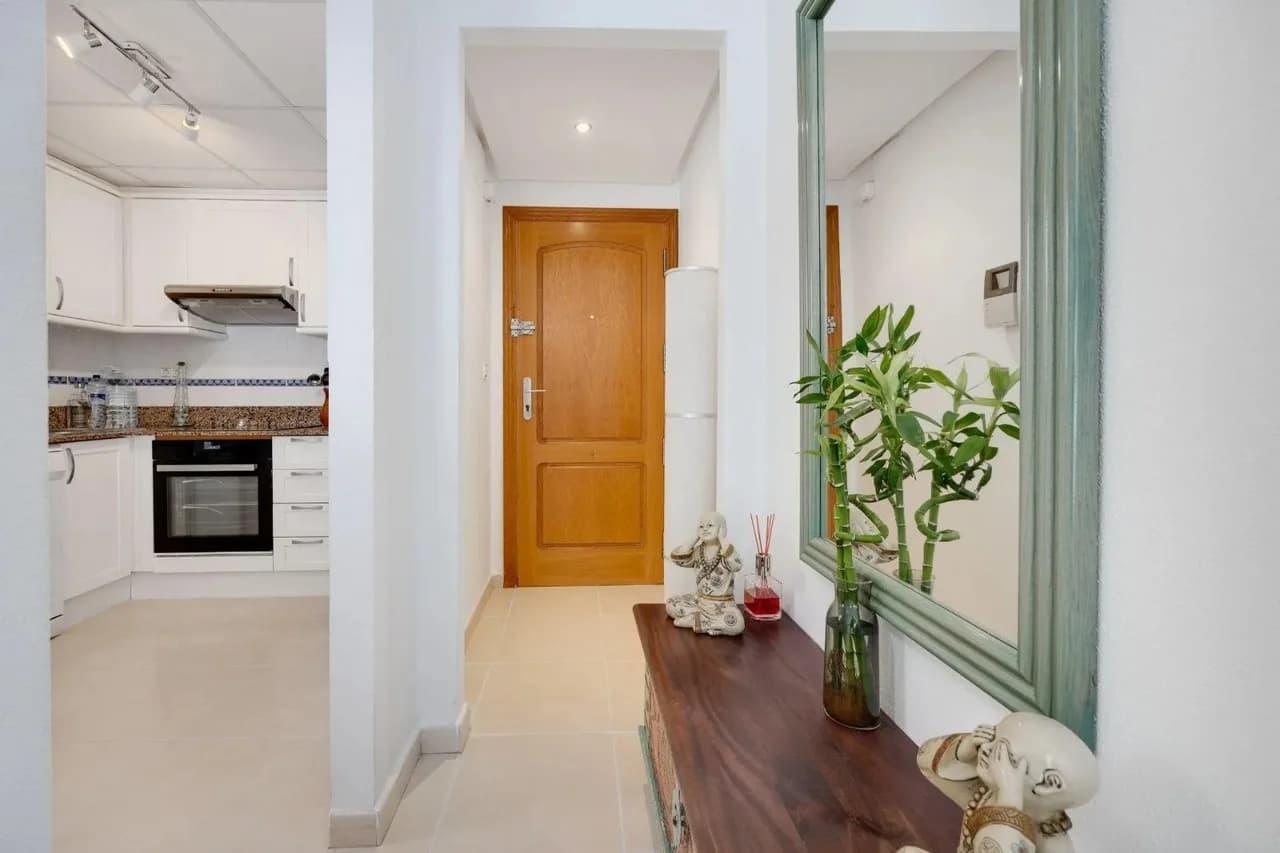 Villa de 3 dormitorios en venta en Torrevieja, Alicante - Image 6