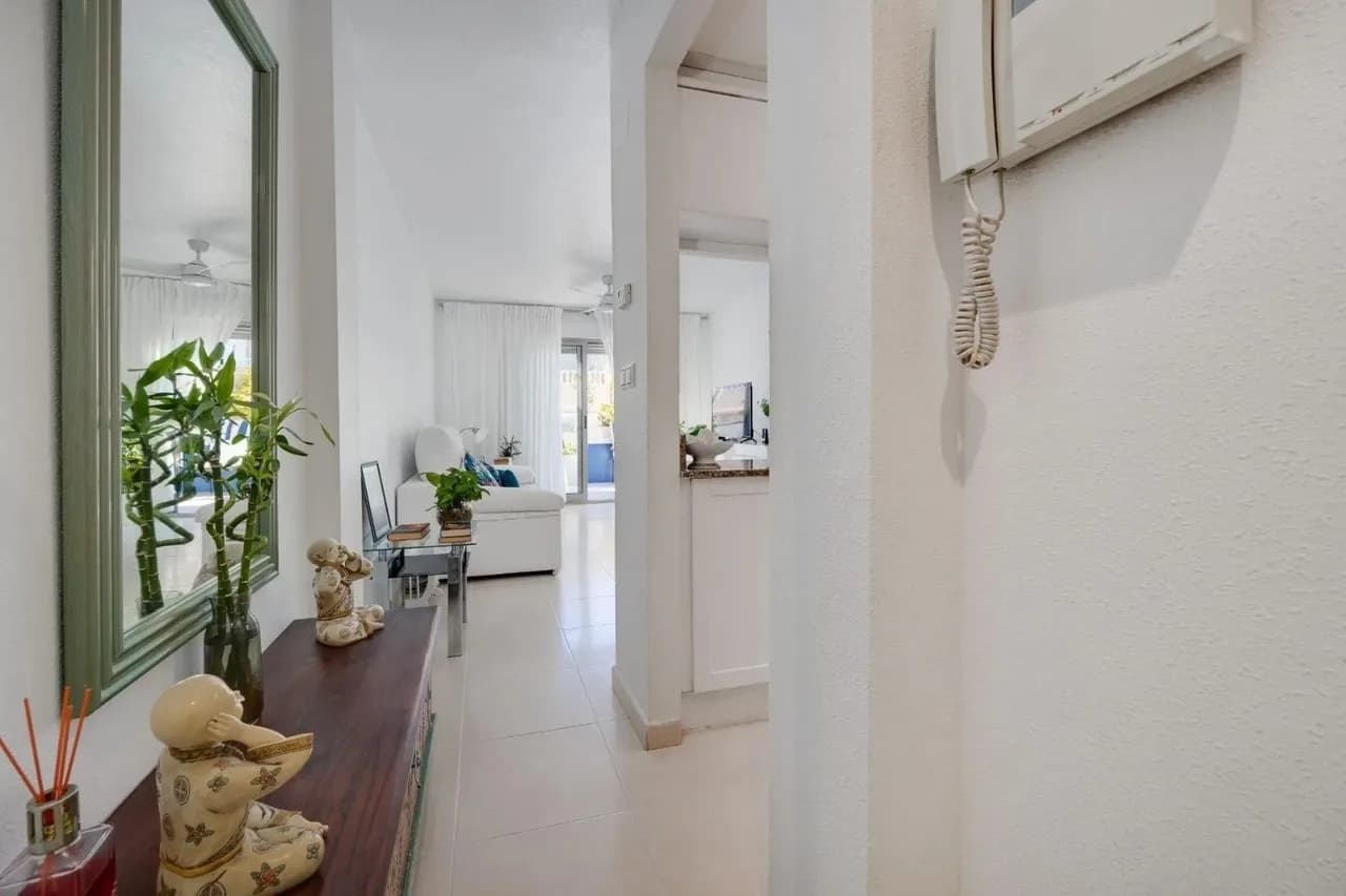 Villa de 3 dormitorios en venta en Torrevieja, Alicante - Image 7