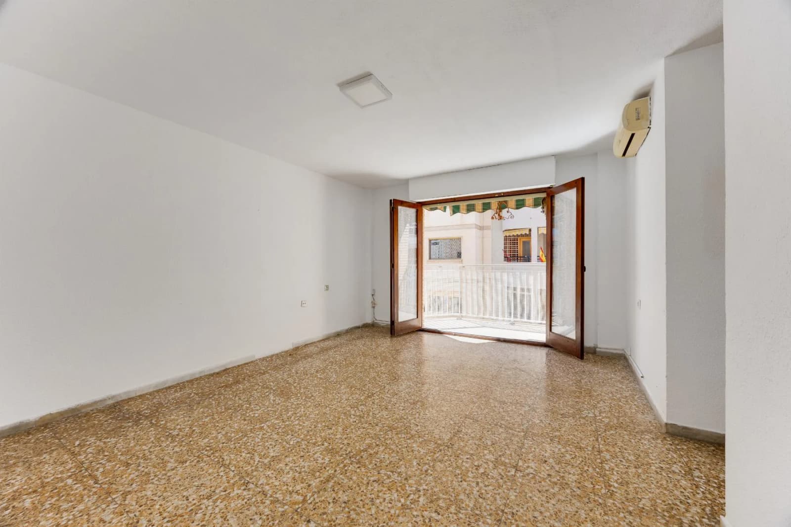 Apartamento In Torrevieja - Image 8
