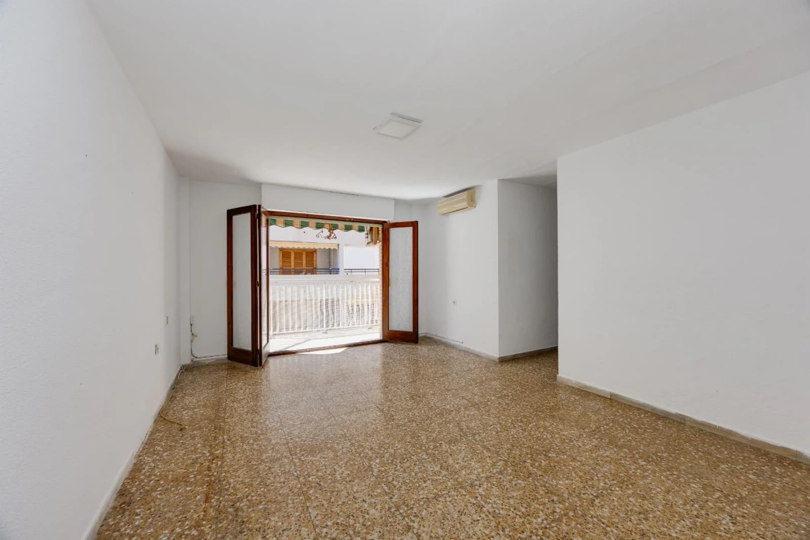 Apartamento In Torrevieja - Image 9