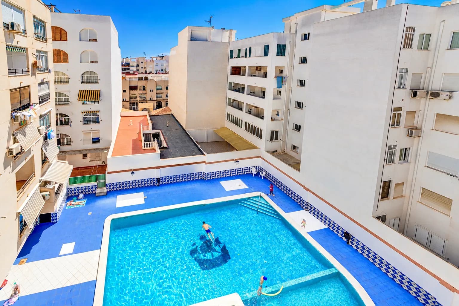 Apartamento In Torrevieja - Image 3