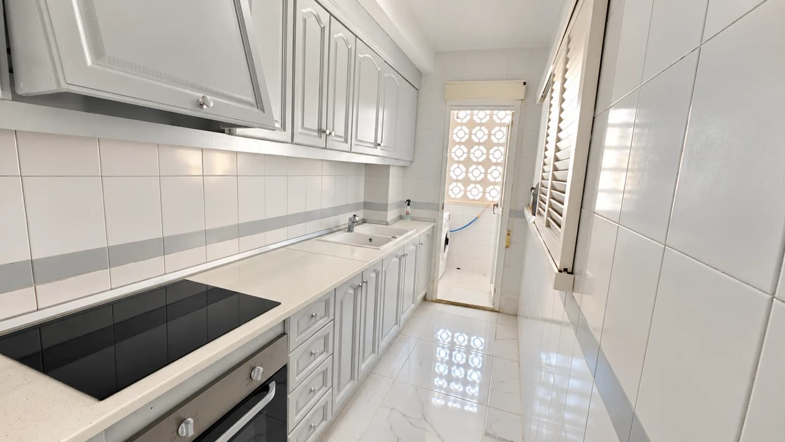 Apartamento In Torrevieja - Image 2