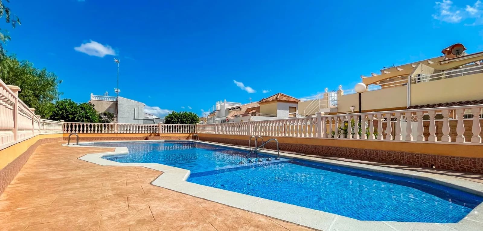 Townhouse de 3 dormitorios en venta en Orihuela Costa, Costa Blanca (Alicante) - Image 2
