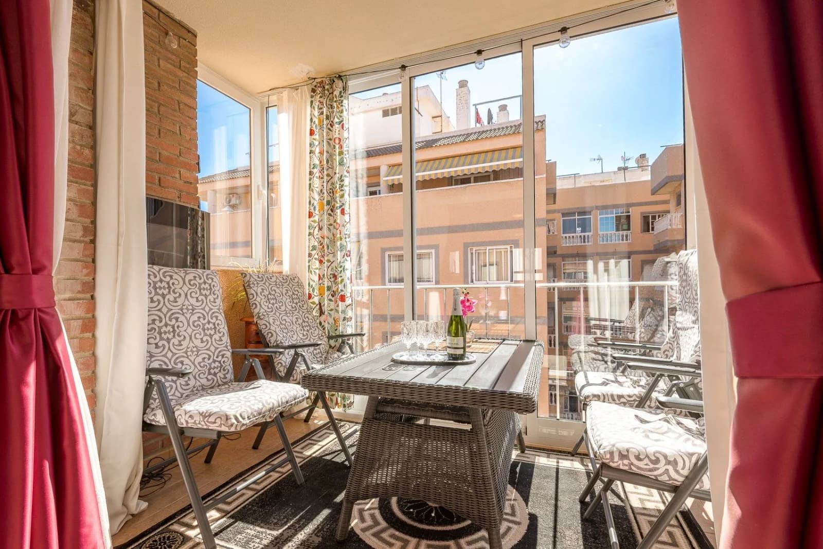 Apartment de 2 dormitorios en venta en Torrevieja, Costa Blanca