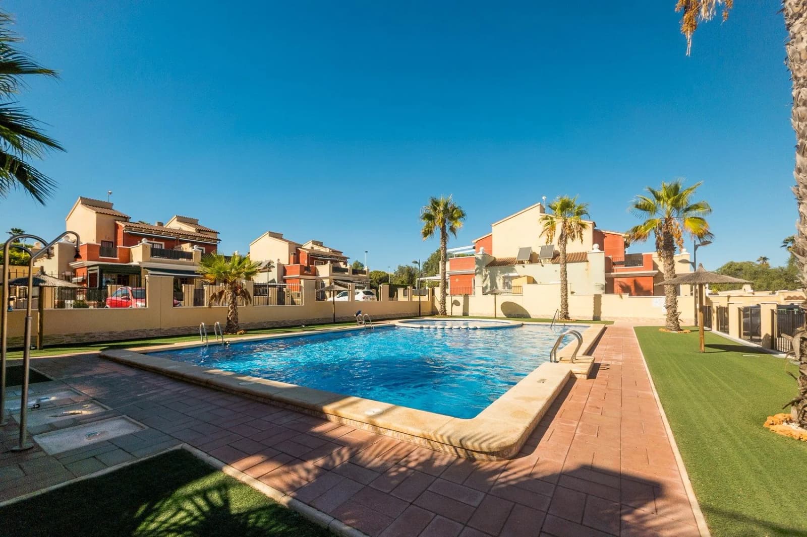 Apartment de 2 dormitorios en venta en Aguas Nuevas, Costa Blanca - Image 2