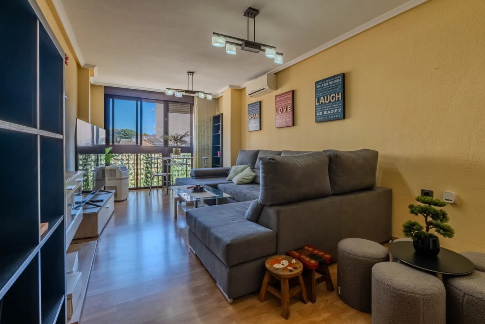 Apartment de 3 dormitorios en venta en Guardamar del Segura, Alicante - Image 3
