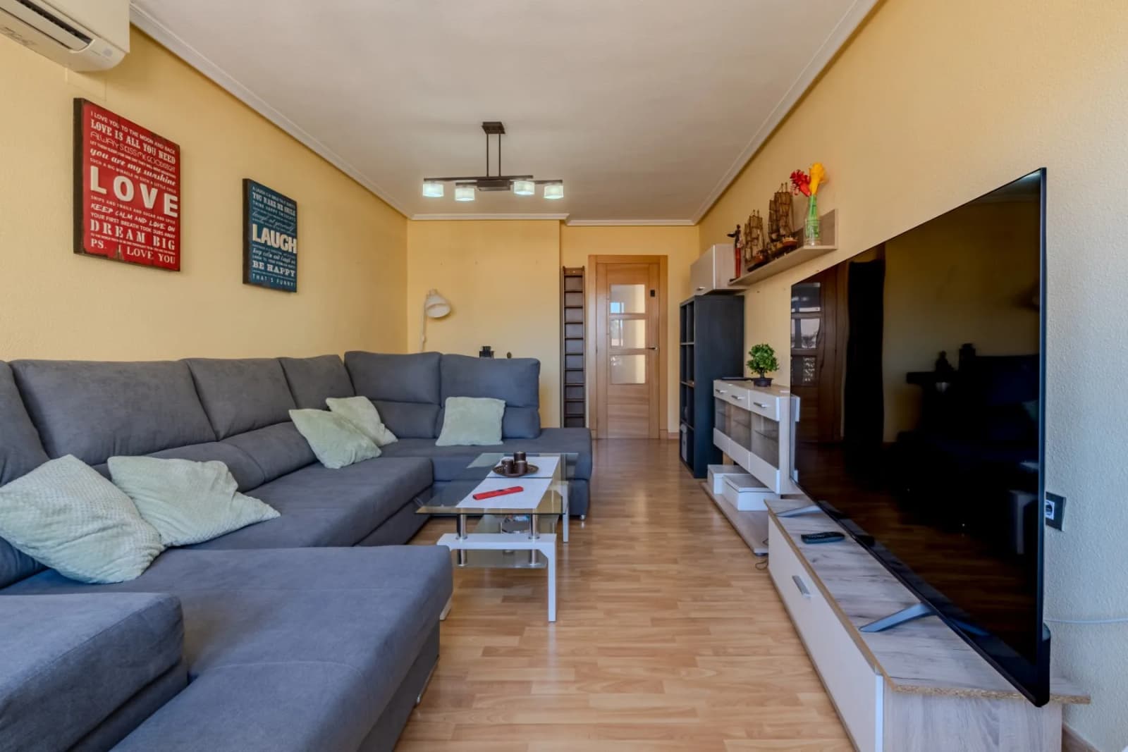 Apartment de 3 dormitorios en venta en Guardamar del Segura, Alicante - Image 5