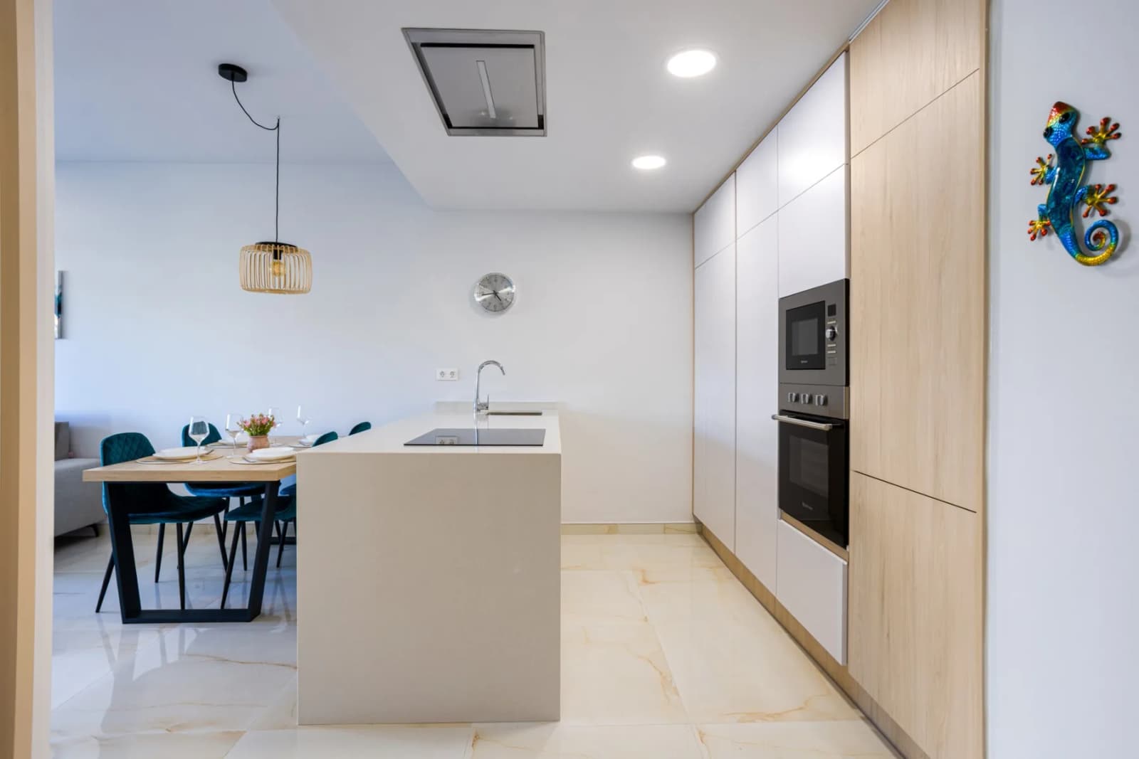 Apartment de 2 dormitorios en venta en Orihuela Costa, Alicante - Image 3