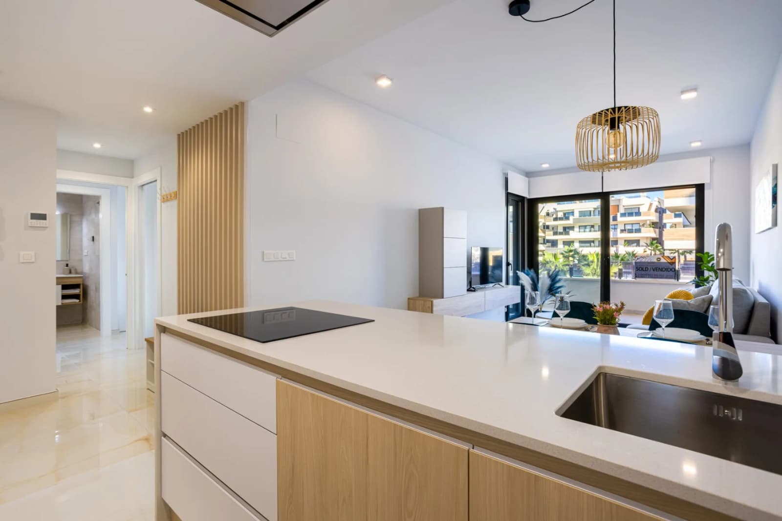 Apartment de 2 dormitorios en venta en Orihuela Costa, Alicante - Image 8