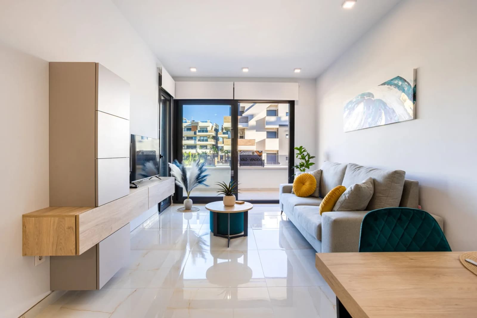 Apartment de 2 dormitorios en venta en Orihuela Costa, Alicante - Image 9