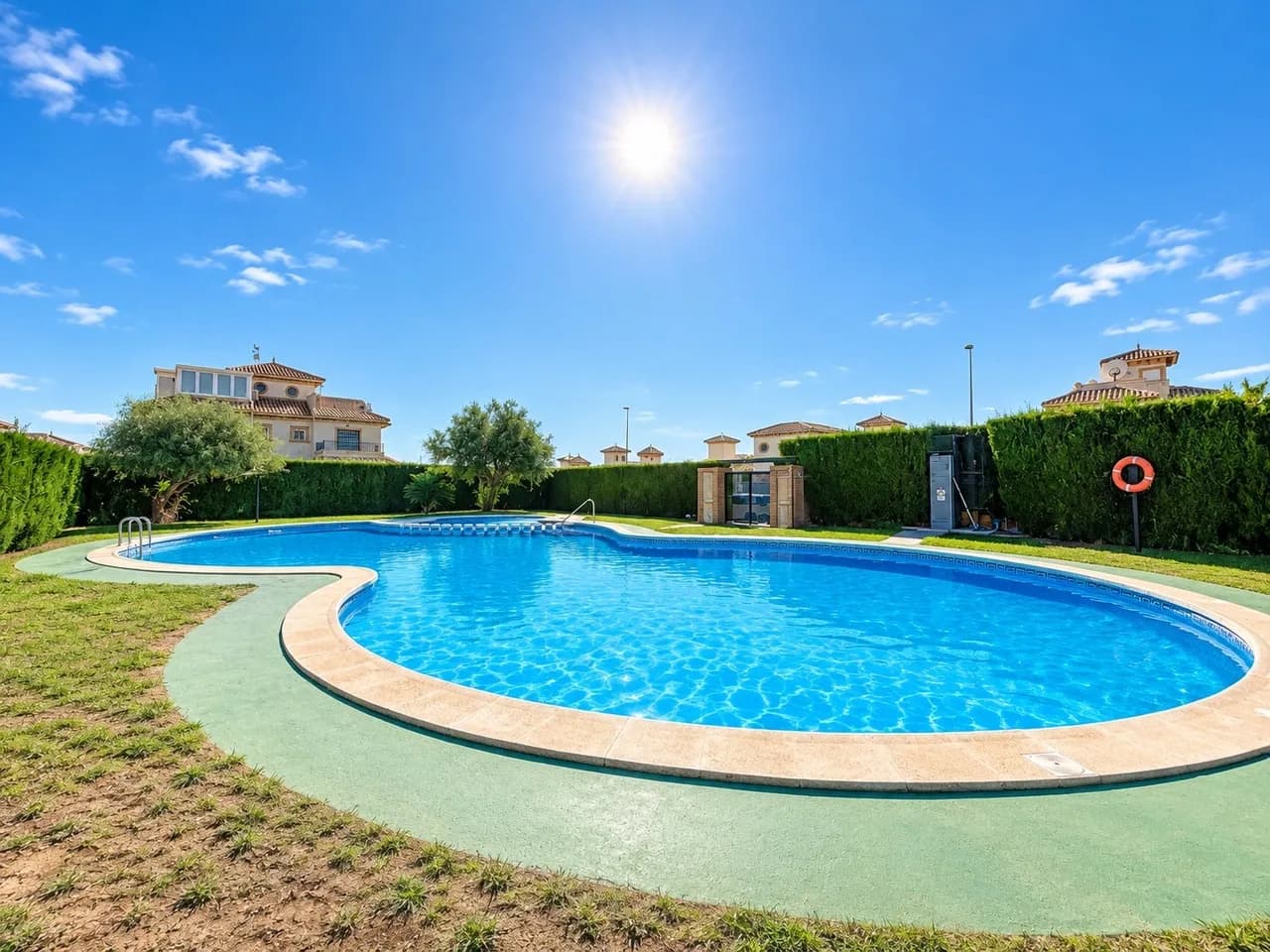 Townhouse de 3 dormitorios en venta en La Zenia, Alicante - Image 3
