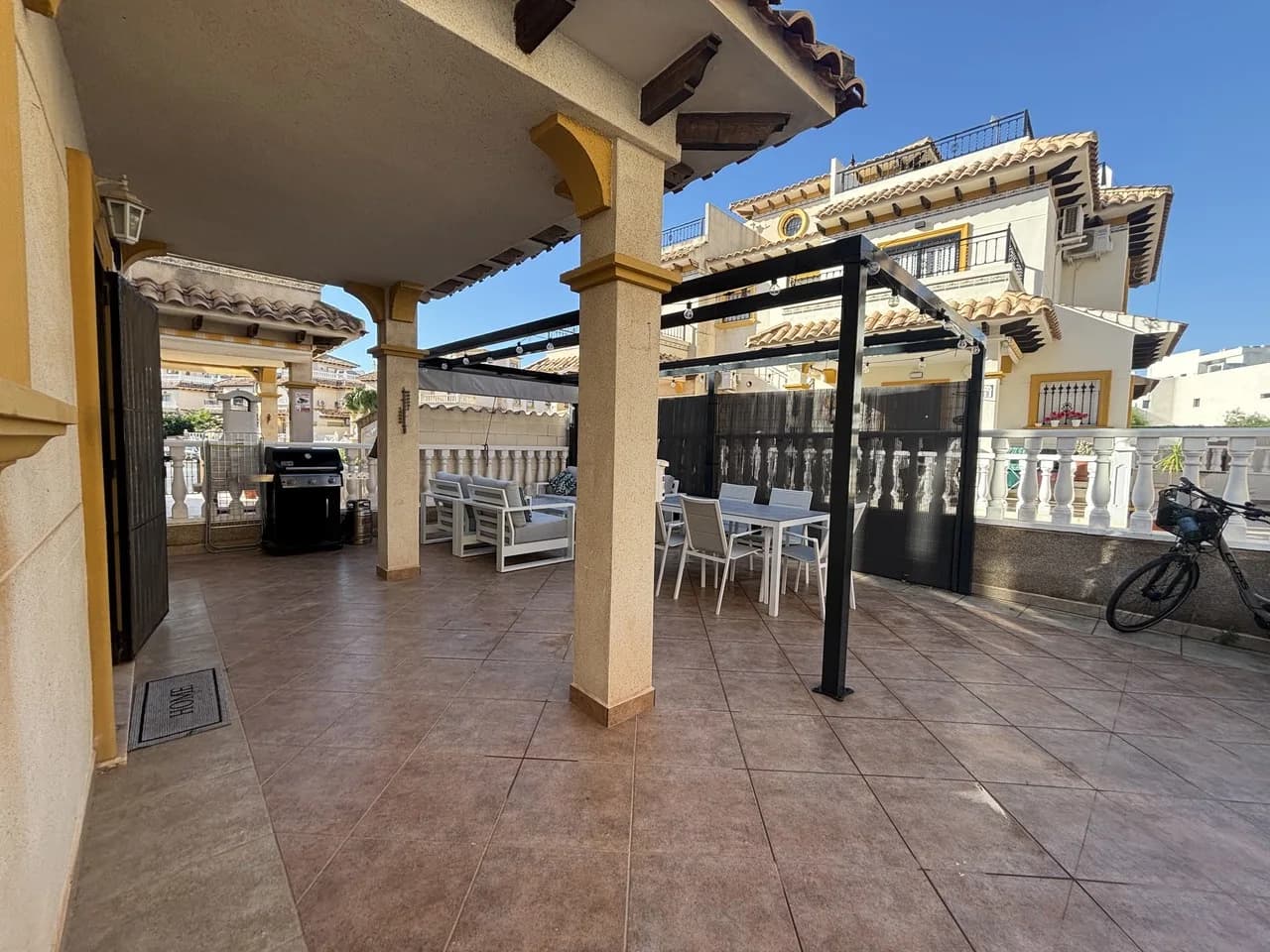 Townhouse de 3 dormitorios en venta en La Zenia, Alicante - Image 6