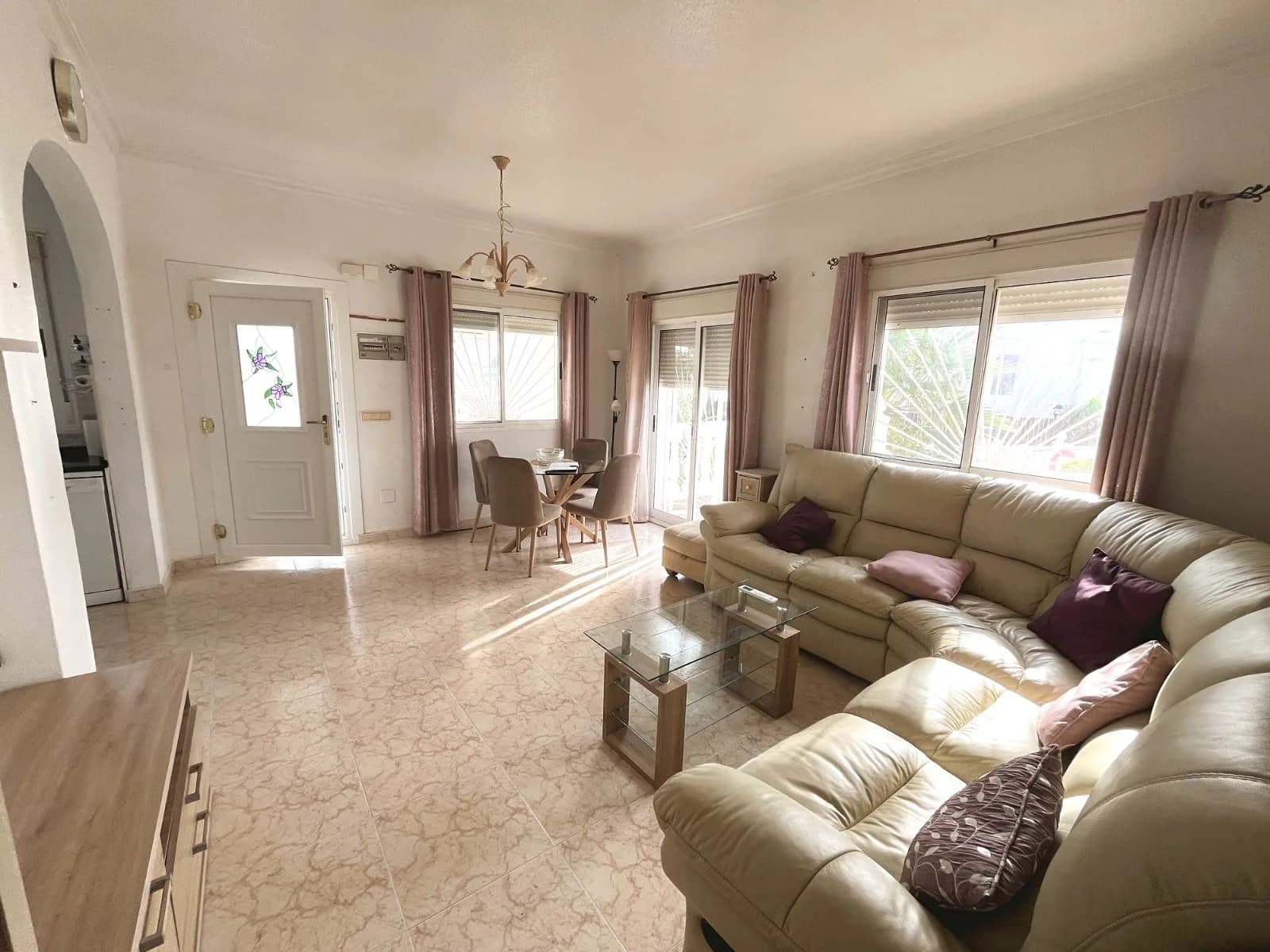 Bungalow de 3 dormitorios en venta en Ciudad Quesada, Alicante / Costa Blanca - Image 8