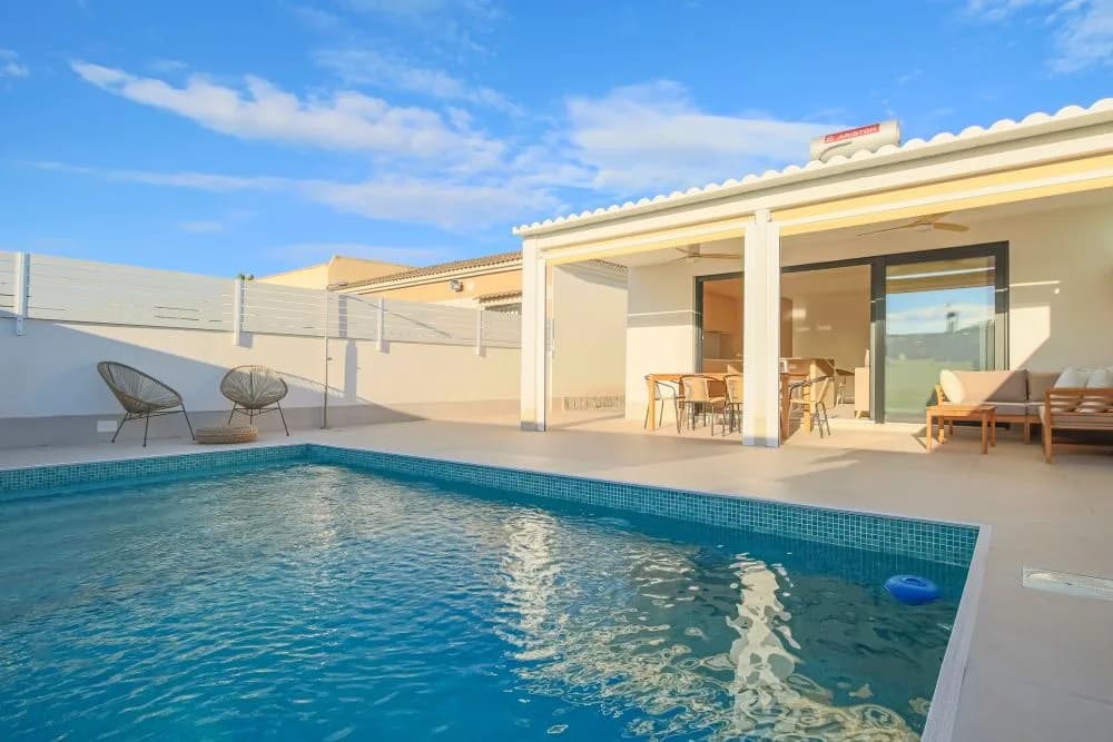 Villa de 3 dormitorios en venta en Torrevieja, Alicante - Image 4