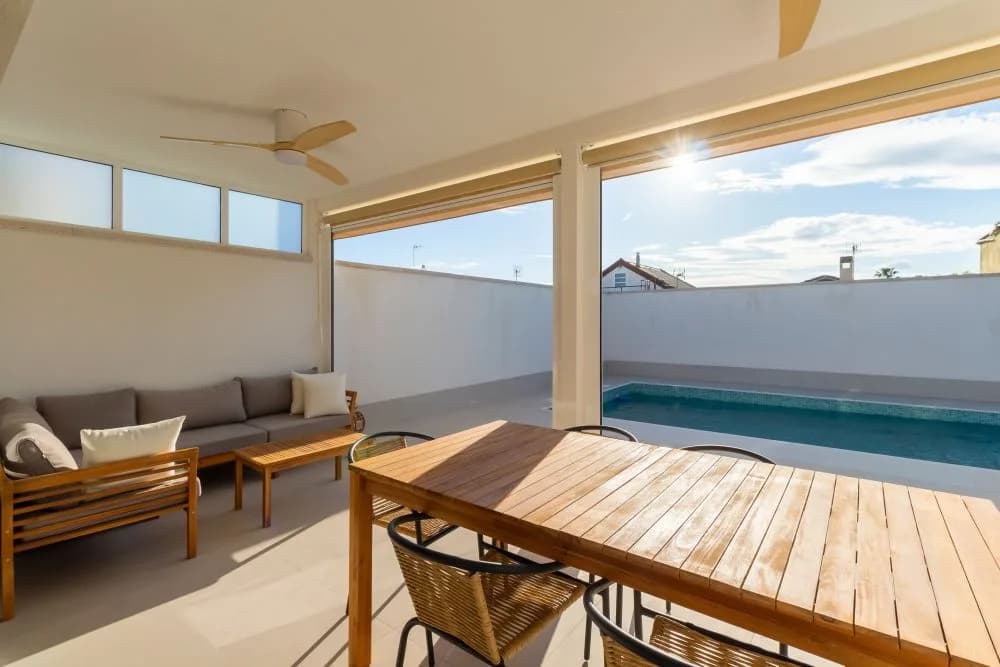 Villa de 3 dormitorios en venta en Torrevieja, Alicante - Image 5