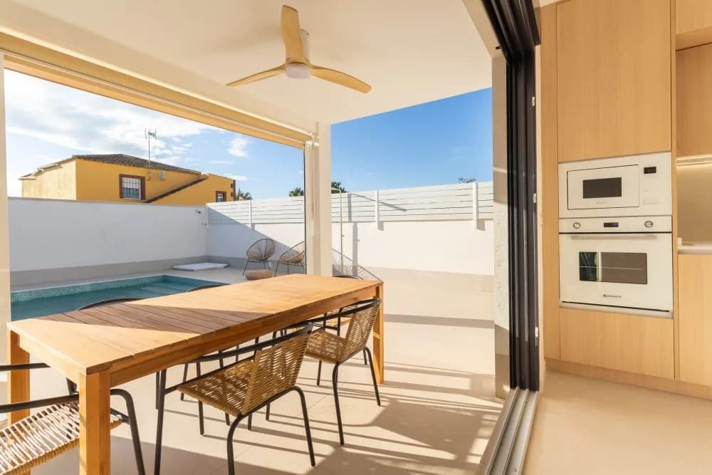 Villa de 3 dormitorios en venta en Torrevieja, Alicante - Image 7