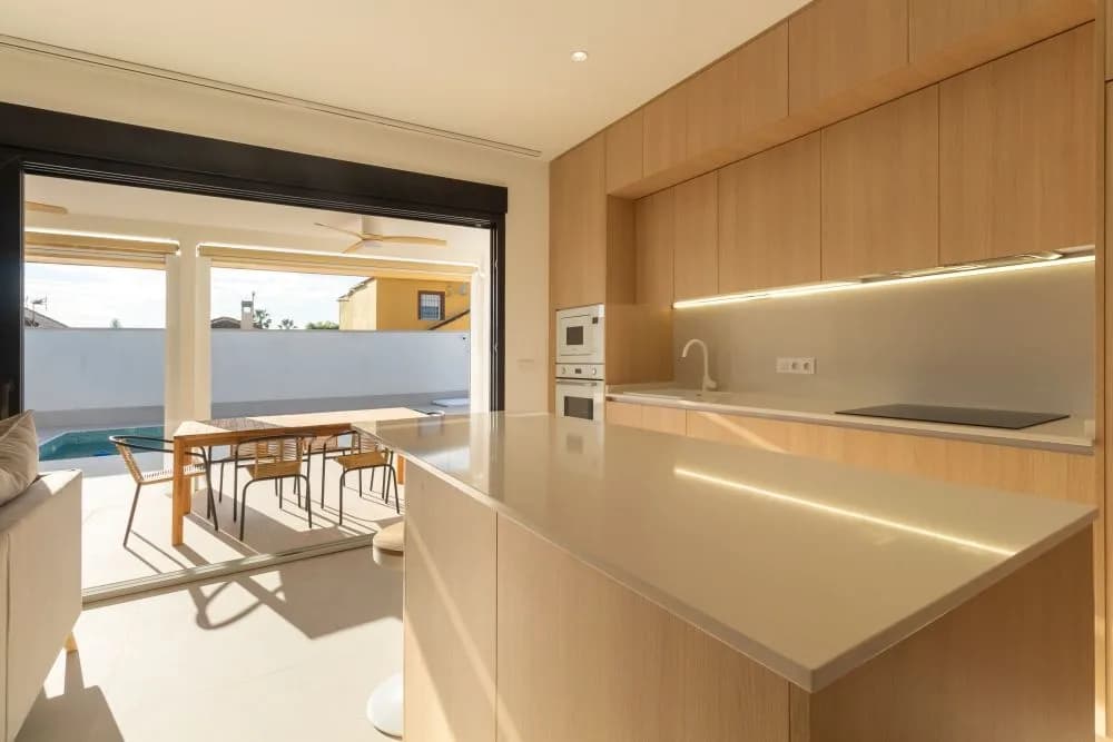 Villa de 3 dormitorios en venta en Torrevieja, Alicante - Image 8