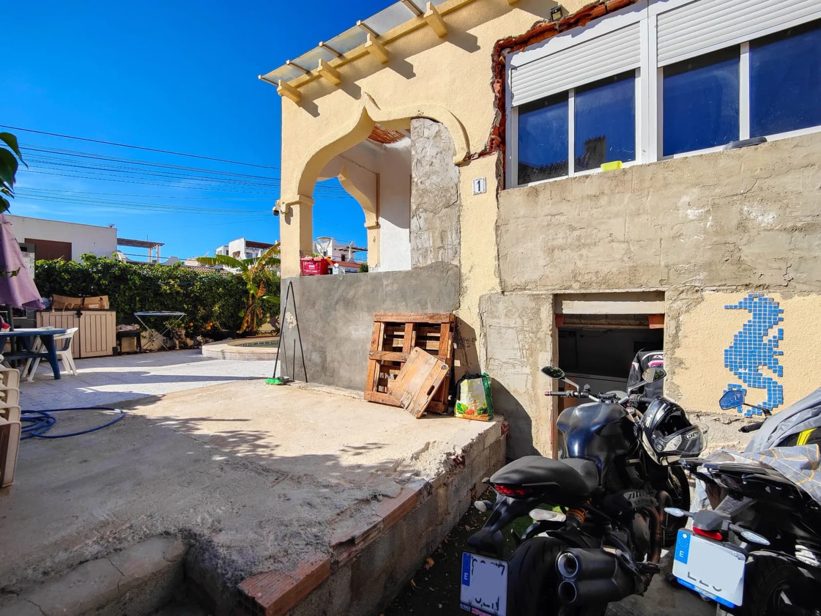 Villa de 4 dormitorios en venta en San Miguel de Salinas, Alicante - Image 4