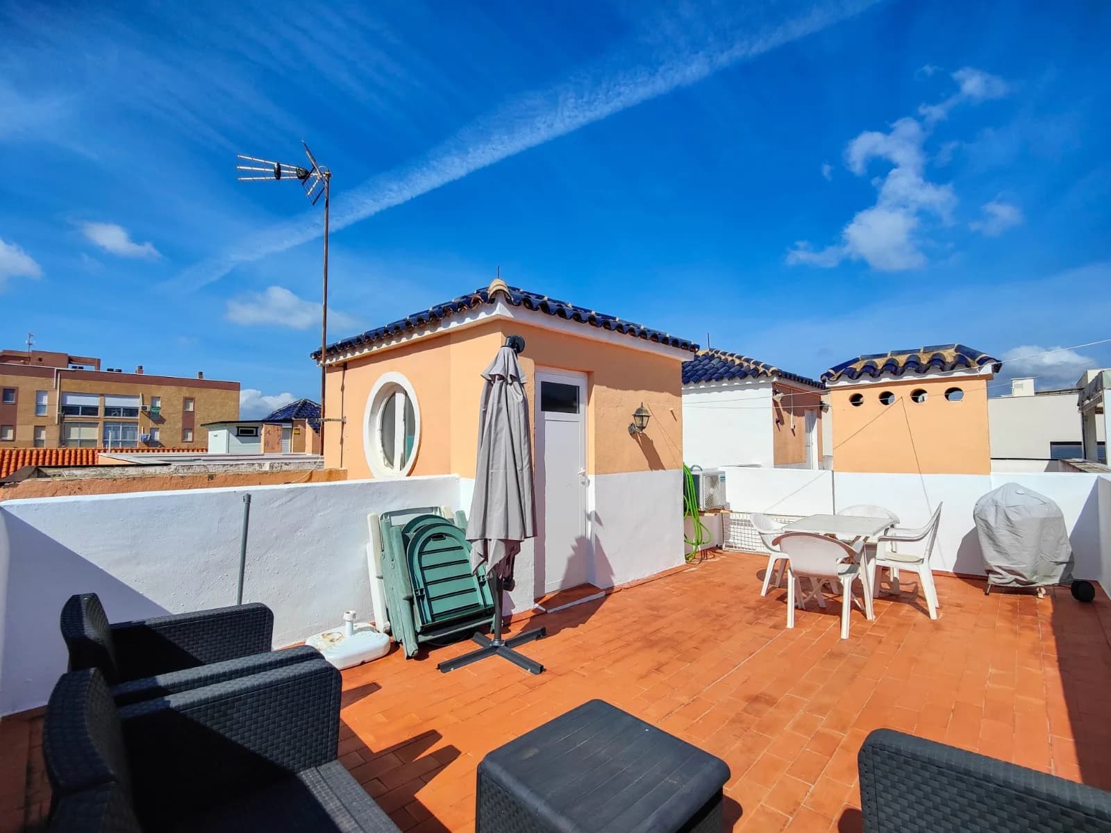 Villa de 2 dormitorios en venta en Torrevieja, Alicante - Image 5