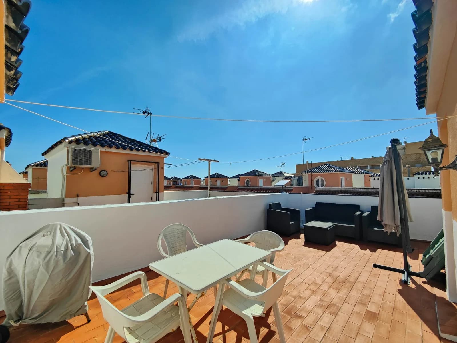 Villa de 2 dormitorios en venta en Torrevieja, Alicante - Image 9