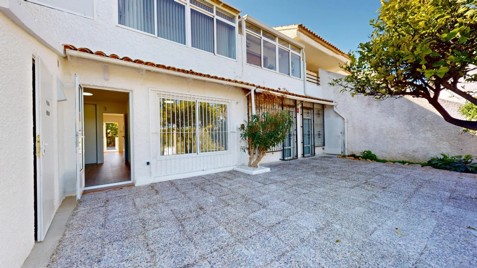 Ground Floor Bungalow In Orihuela Costa - Image 2