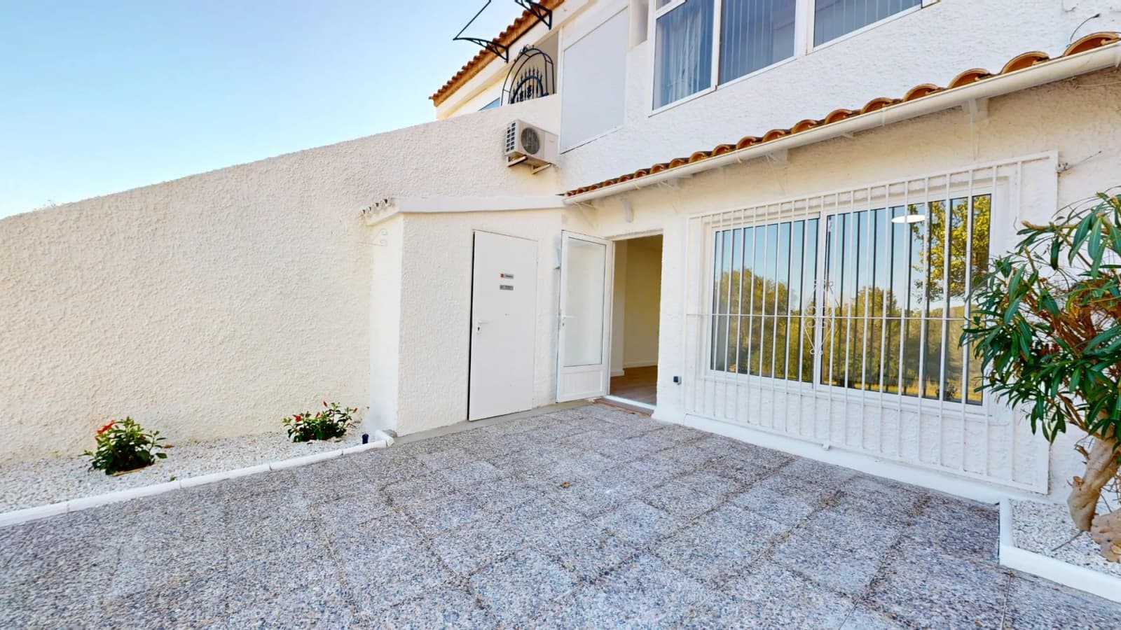 Ground Floor Bungalow In Orihuela Costa - Image 4