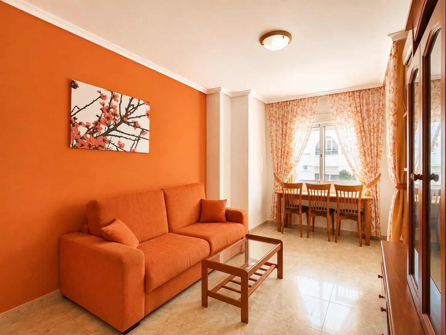 Apartment de 2 dormitorios en venta en Torrevieja, Alicante - Image 4