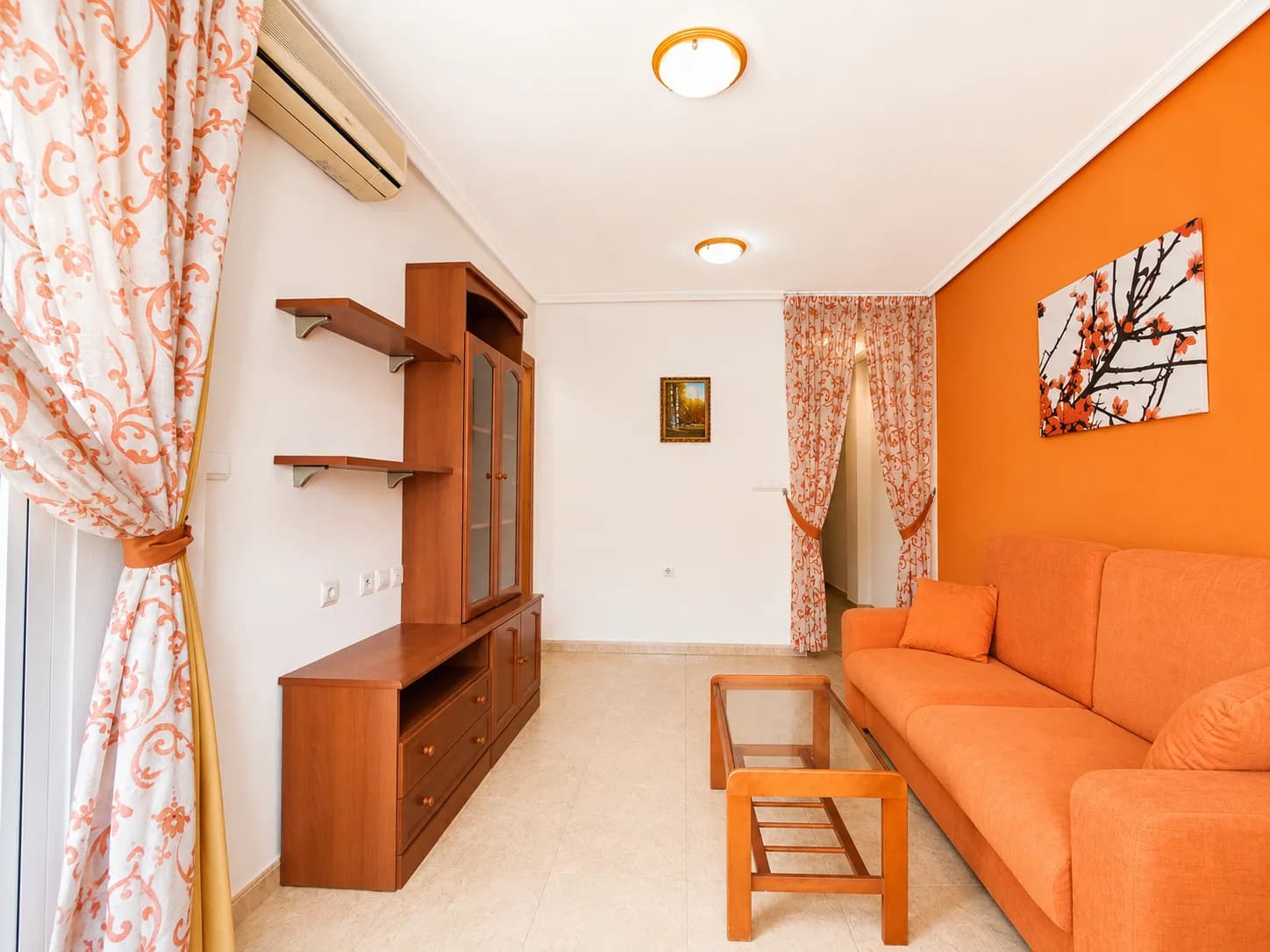 Apartment de 2 dormitorios en venta en Torrevieja, Alicante - Image 9