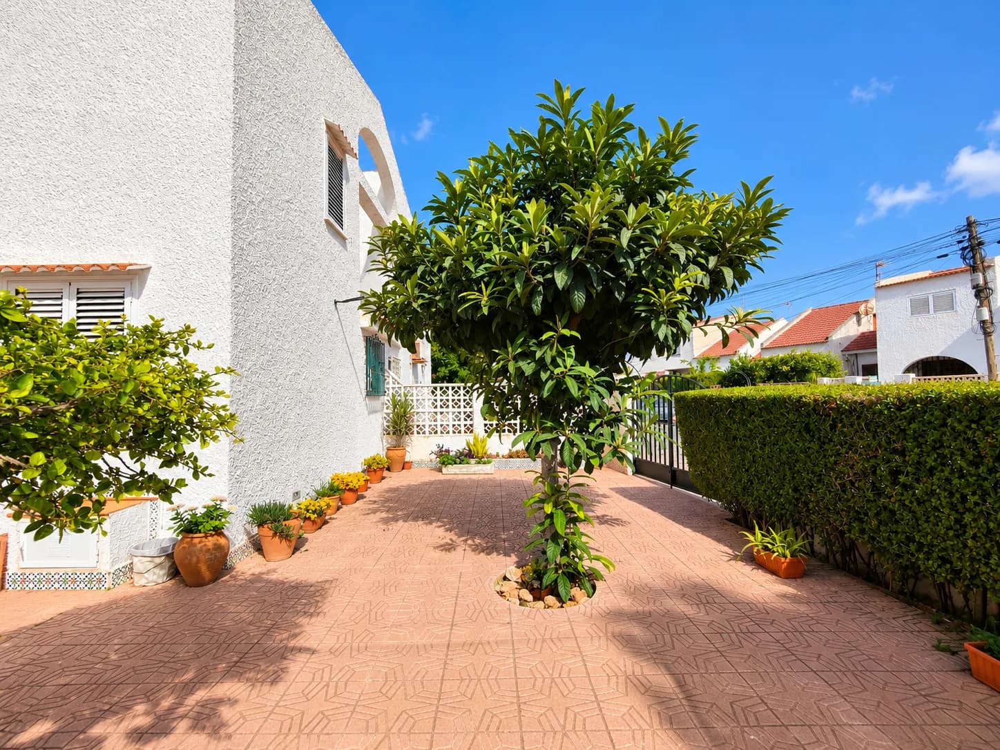 Townhouse de 2 dormitorios en venta en Torrevieja, Alicante - Image 2