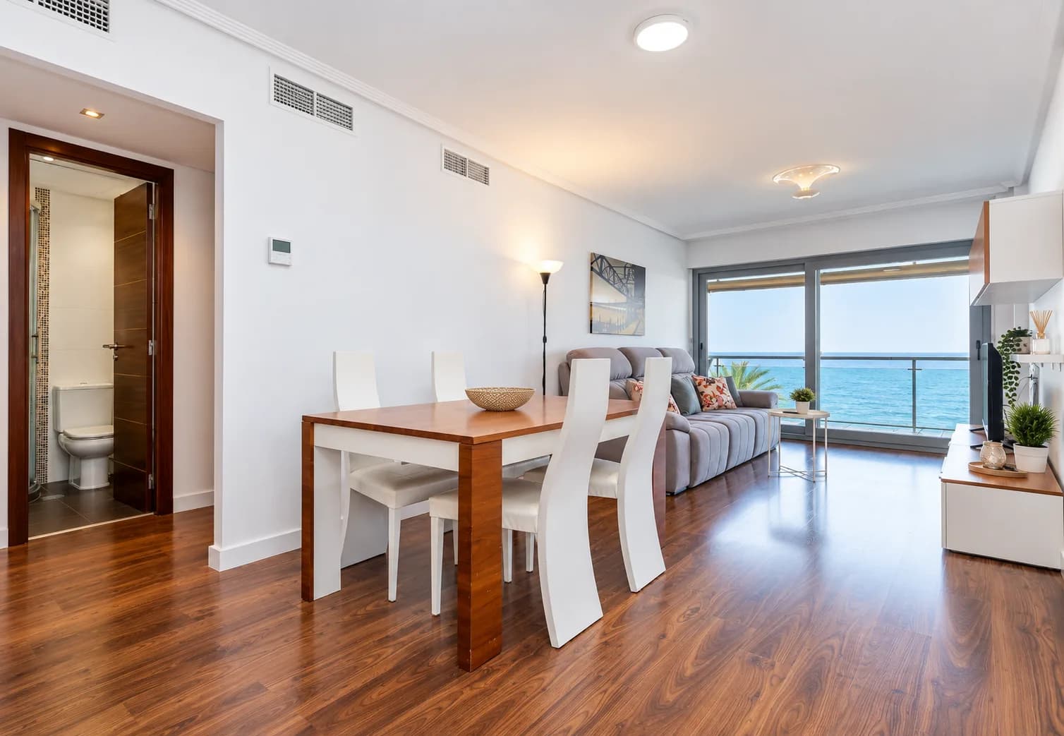 Apartment de 3 dormitorios en venta en Torrevieja, Alicante - Image 4