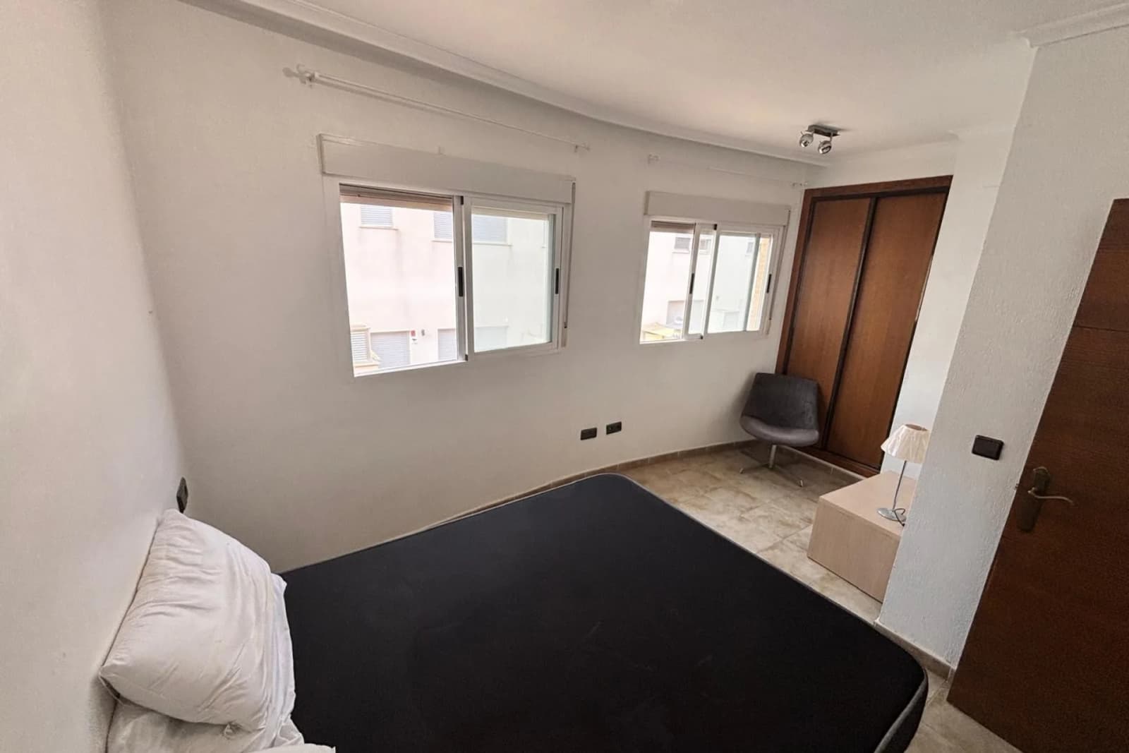 Townhouse de 5 dormitorios en venta en Urbanització Els Estanys, Alicante - Image 8
