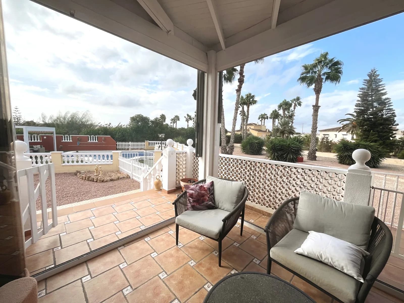 Villa de 3 dormitorios en venta en Daya Vieja, Alicante / Costa Blanca - Image 3