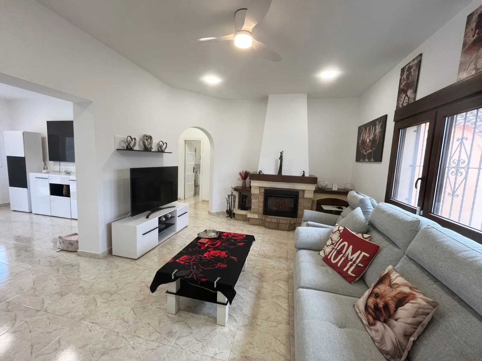 Villa de 3 dormitorios en venta en Daya Vieja, Alicante / Costa Blanca - Image 7